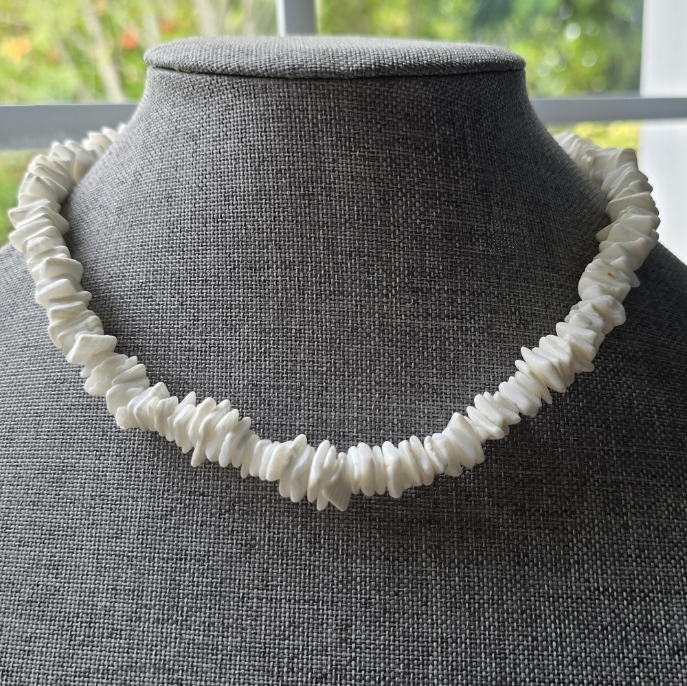 Vintage heishi shell chip necklace in white puka boho surfer